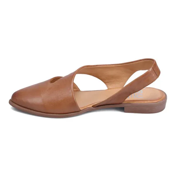Bueno Bianca Flat Sandal  -  Walnut
