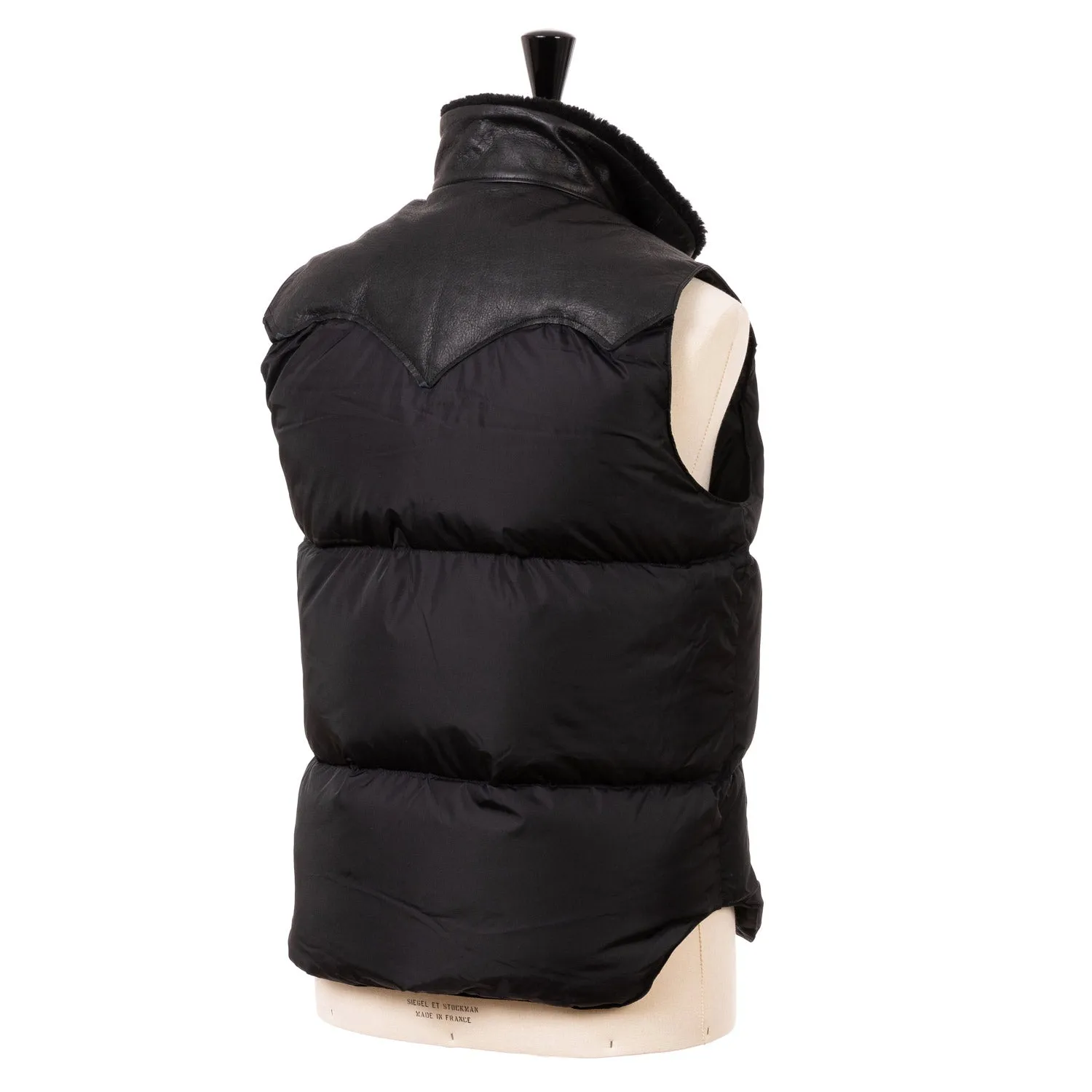 Rocky Mountain Featherbed x MJ: Daunenweste "Christy Vest" mit Lammfellkragen