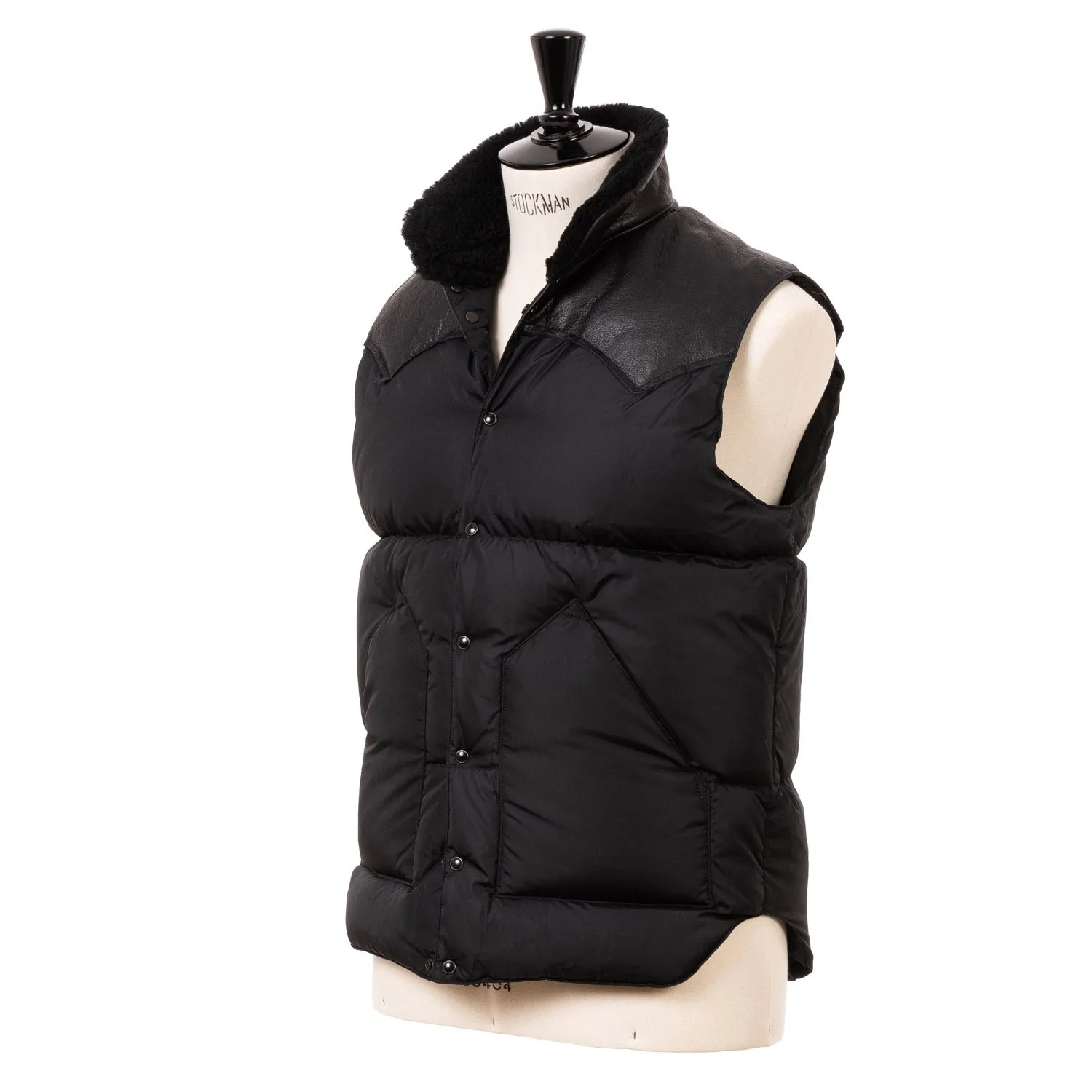 Rocky Mountain Featherbed x MJ: Daunenweste "Christy Vest" mit Lammfellkragen